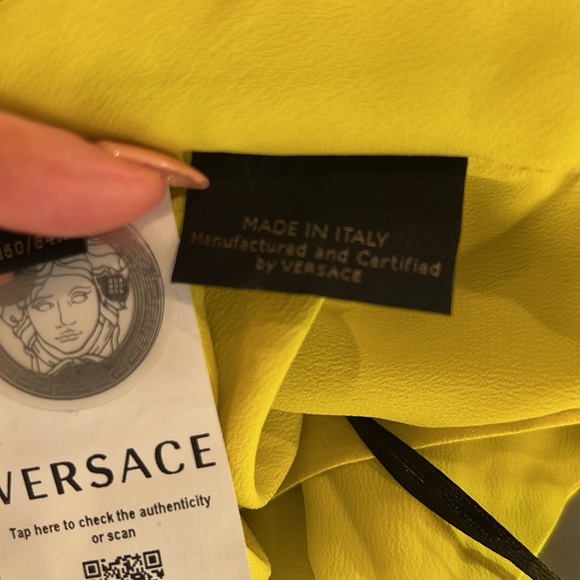 NWT: Versace Medusa cowl neck vest. Sz: 38 - Picture 8 of 10